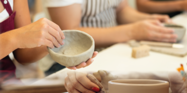 Moda'daki Claymore Art Studio Yeni Sezonda Sanatseverleri Seramik Deneyimleriyle Buluşturuyor