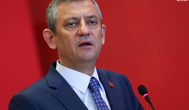 Özgür Özel partisinin milletvekili toplantısında yerel seçim sonuçlarını ve bütçe tercihlerini değerlendirdi
