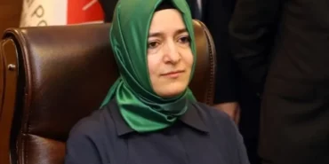 İstifasının ardından Fatma Betül Sayan Kaya'nın adı AKP'nin resmi sitesinden de silindi