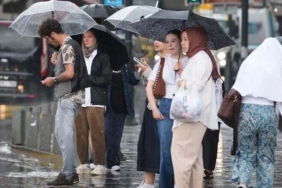 Meteoroloji'den Kuvvetli Yağış ve Sert Rüzgar Uyarısı: Sıcaklıklar Mevsim Normallerinin Altına İniyor