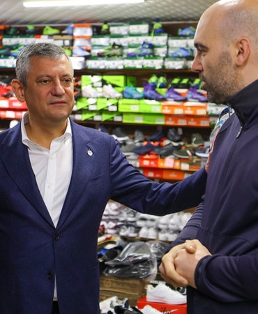 Özgür Özel Rize'nin Pazar İlçesinde Selden Zarar Gören Esnafı Ziyaret Etti