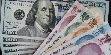 Dolar/TL kuru yeni haftaya yükselişle başlayarak 49,18 seviyesinde rekor tazeledi