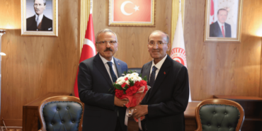 TBMM Başkanvekilliği Görevini Bırakan Bekir Bozdağ Makamını Yusuf Beyazıt'a Devretti