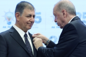 AKP'ye Geçen Cemil Tugay Erdoğan'ı Takibe Alıp Özgür Özel'i Takipten Çıkardı