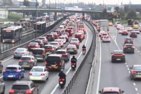 İstanbul'da haftanın ilk gününde trafik yoğunluğu Anadolu Yakası'nda yüzde 78'i buldu